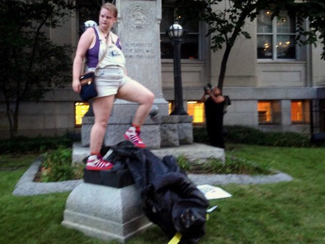 confederate-statue-pulled-down-AP-640x480.jpg