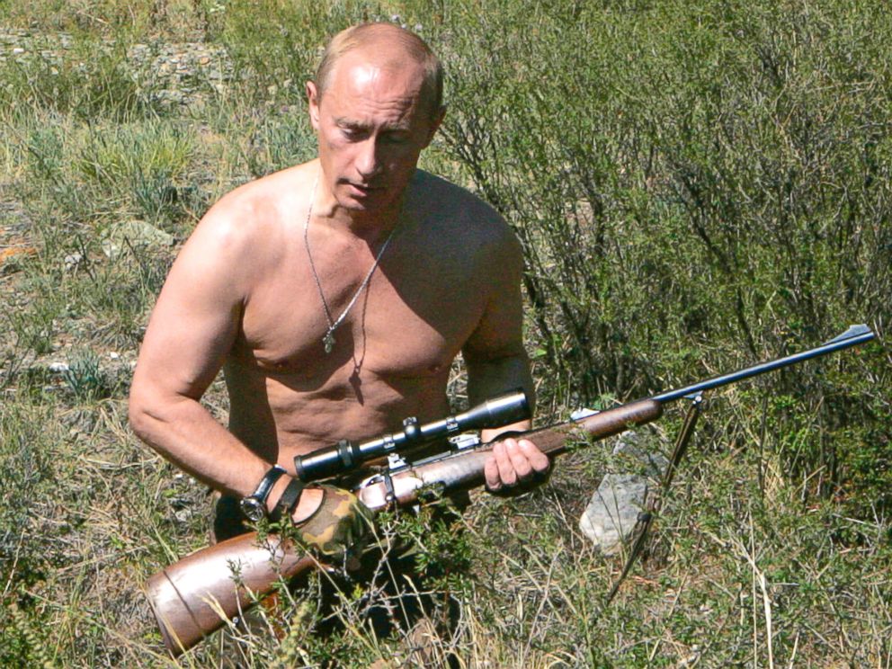 GTY_putin_shirtless_gun_sk_140402_4x3_992.jpg