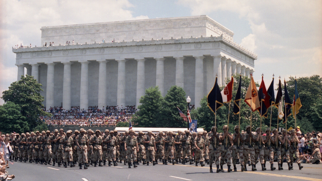 3202239_031118-cc-getty-1991-military-parade-img.jpg