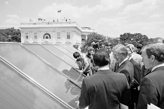 15-white-house-solar.w529.h352.jpg