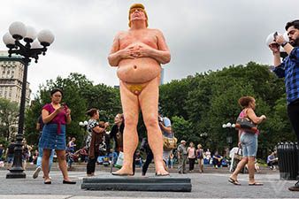 Donald-Trump-naked-statues-1.jpg
