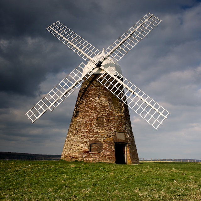 Halnaker_Windmill%2C_East_Sussex%2C_UK_-_A26566.jpg